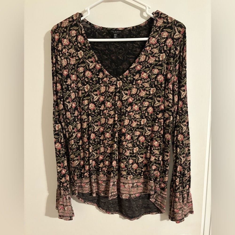 Lucky Brand soft and swingy flower top